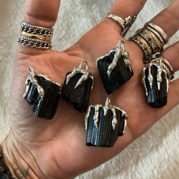 Black raw natural tourmaline gemstone electroplated charm steel boho necklace - Picture 9 of 16